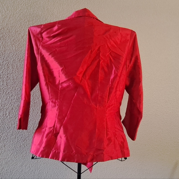 Beautiful red front tie shirt.  Size large. - Picture 3 of 4